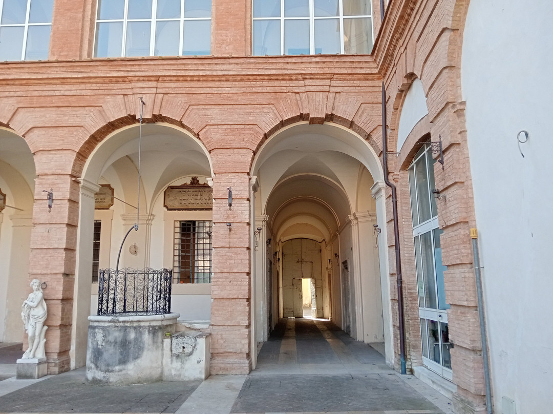 Palazzo Brunetti Candiotti-福利尼奥必去景点