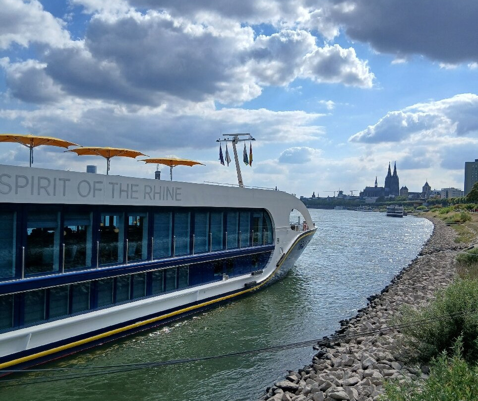 River Rhine-杜塞尔多夫必去景点