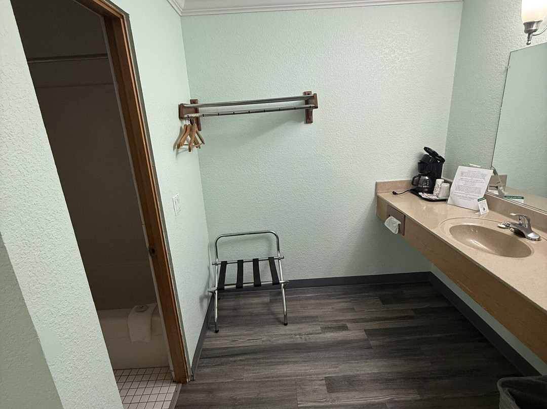 Western Royal Inn主图