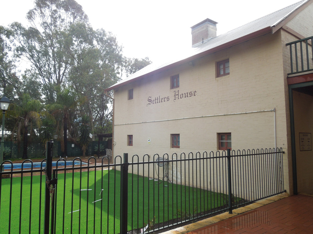 Settlers House York主图