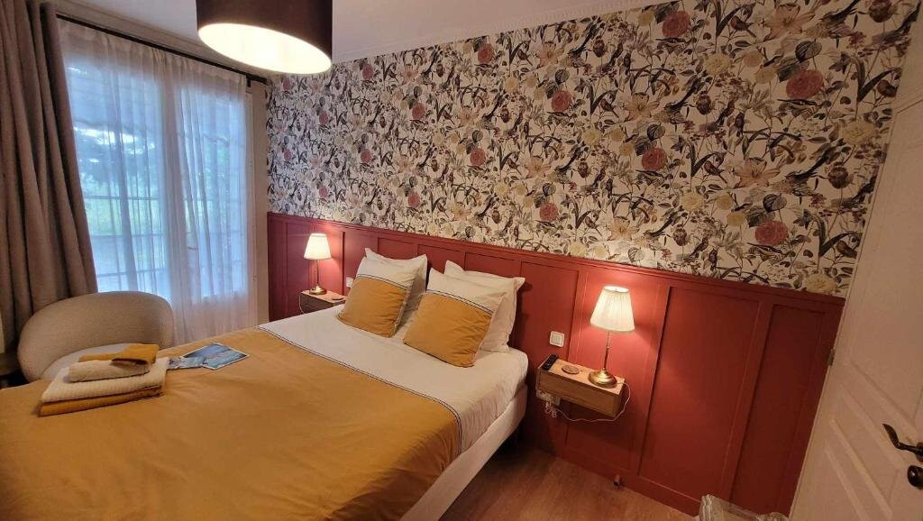 A L'Ombre De La Treille主图