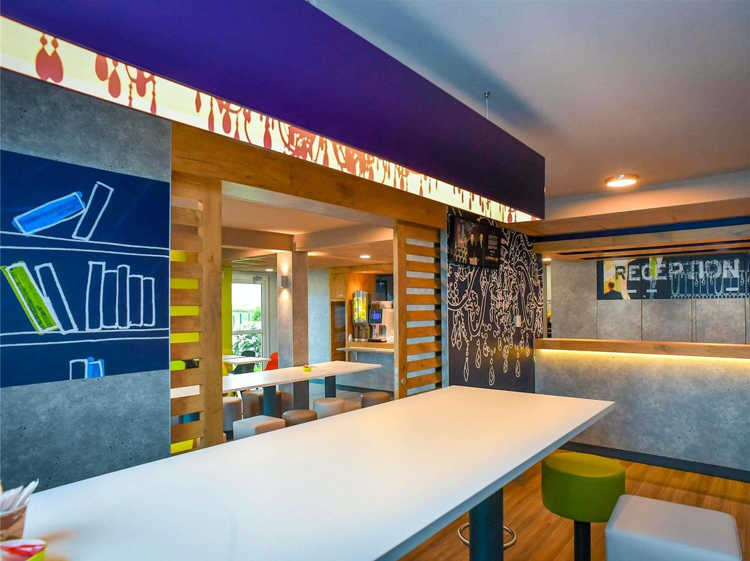 Saint-Samson-de-Bonfosse酒店住宿-ibis budget Saint-Lô