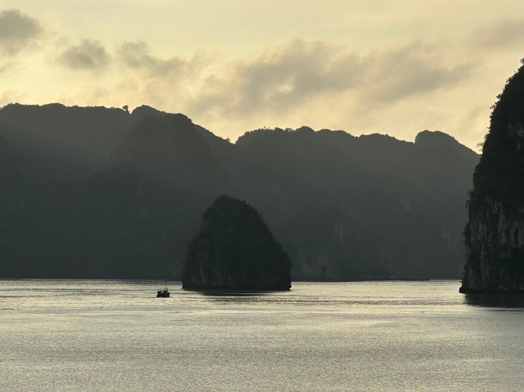 Halong Capella Cruise-海防必去景点