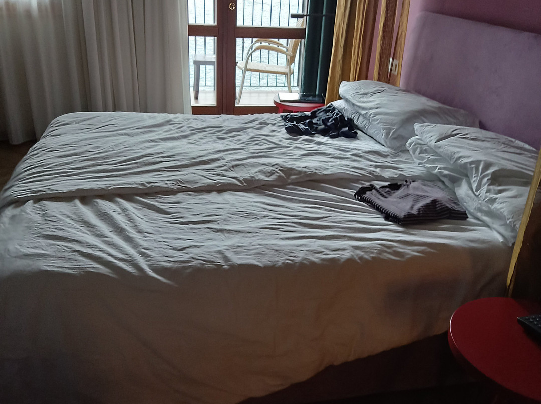 阿祖罗酒店主图