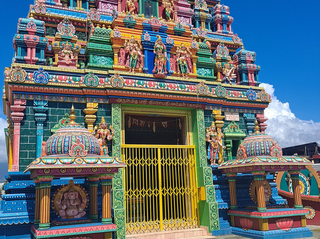 Temple du Colosse-Saint-Andre必去景点