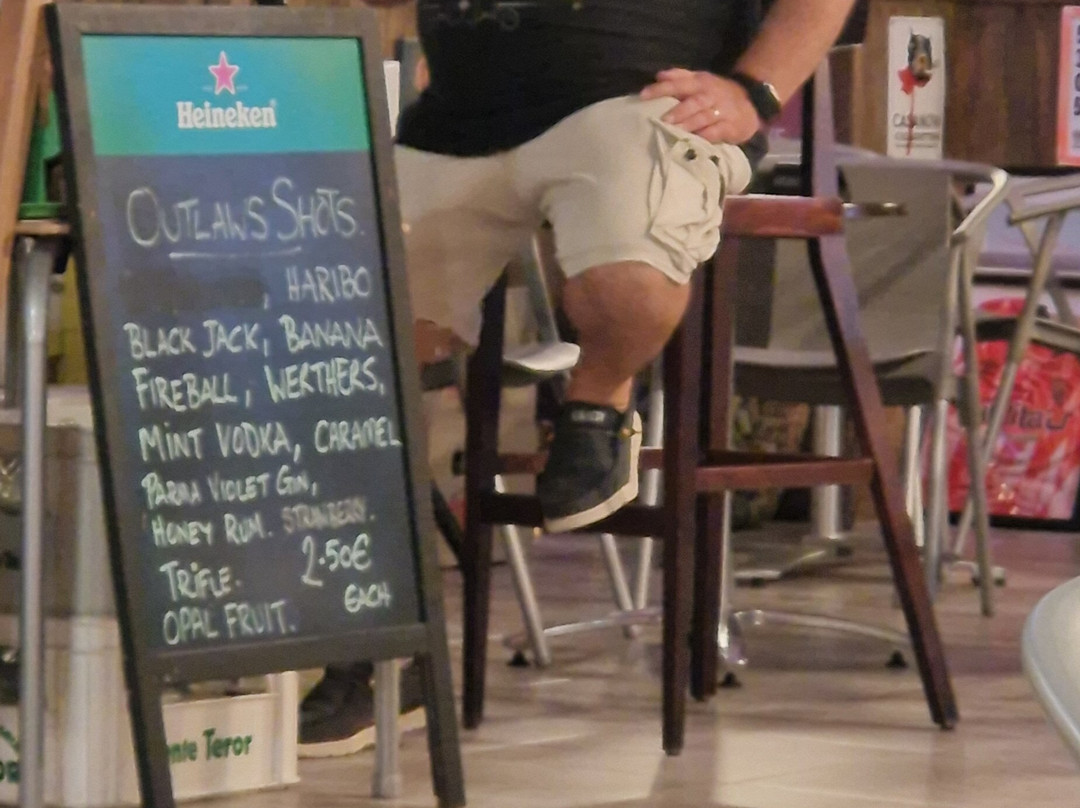 The Outlaws Bar-Mogan-莫干港必去景点