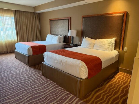 大峡谷斯奎尔假日度假酒店主图