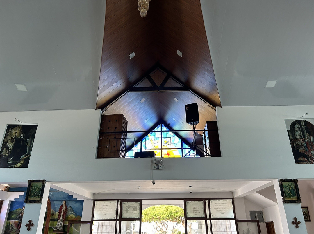 Iglesia Católica Santa Marianita-阿约拉港必去景点