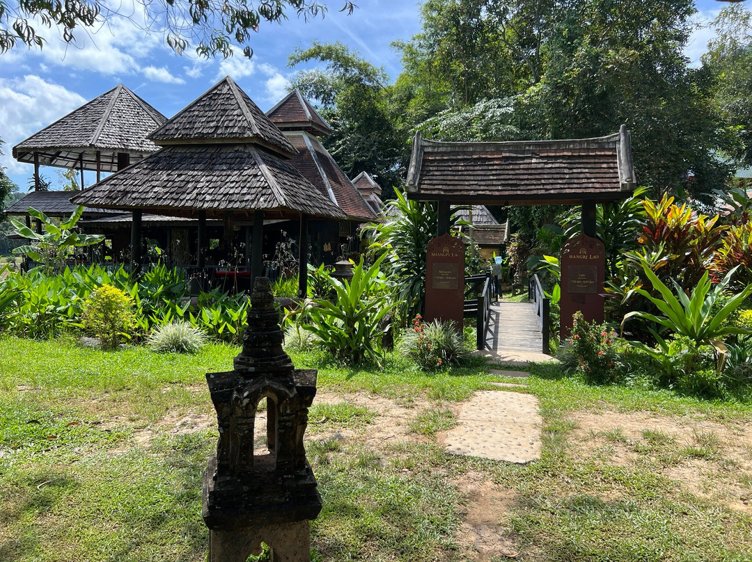 Elephant Village Sanctuary & Resort-琅勃拉邦必去景点