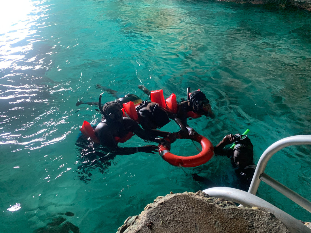 Joseph's Cave-West End必去景点