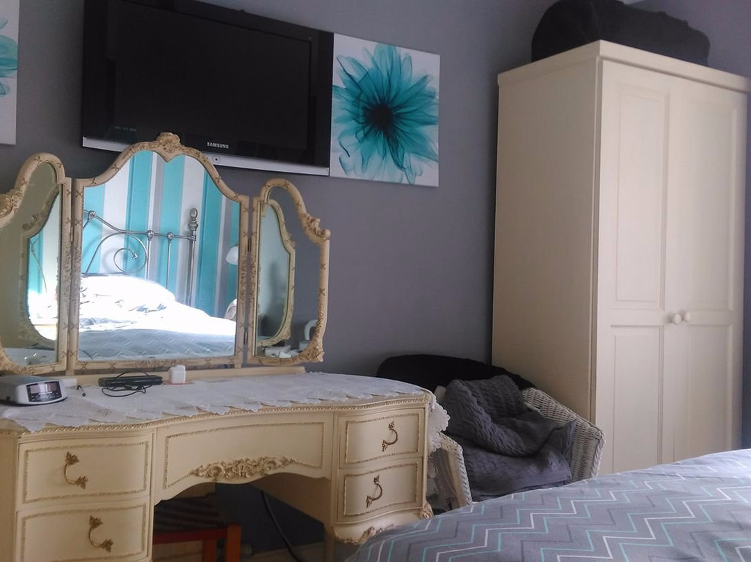 Crescent House Hotel主图