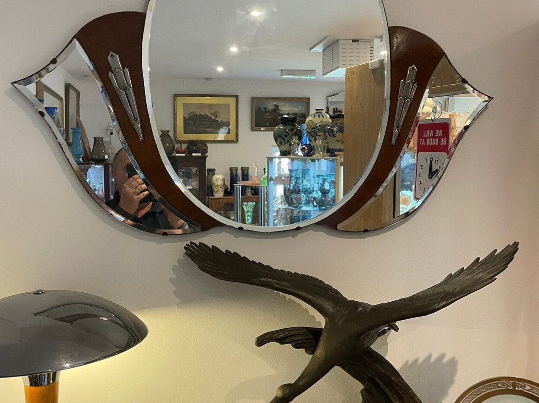 Bones Lane Antiques Centre-Battlesbridge必去景点