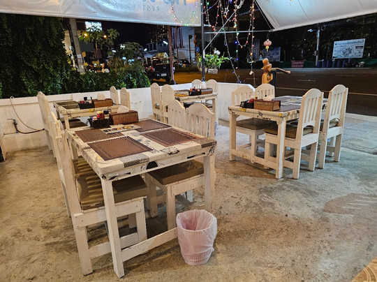 The White Orchid Restaurant & Bar