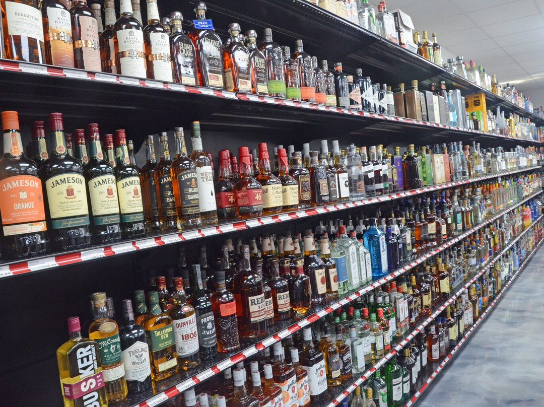 Jubilee Wine & Liquor-比洛克西必去景点