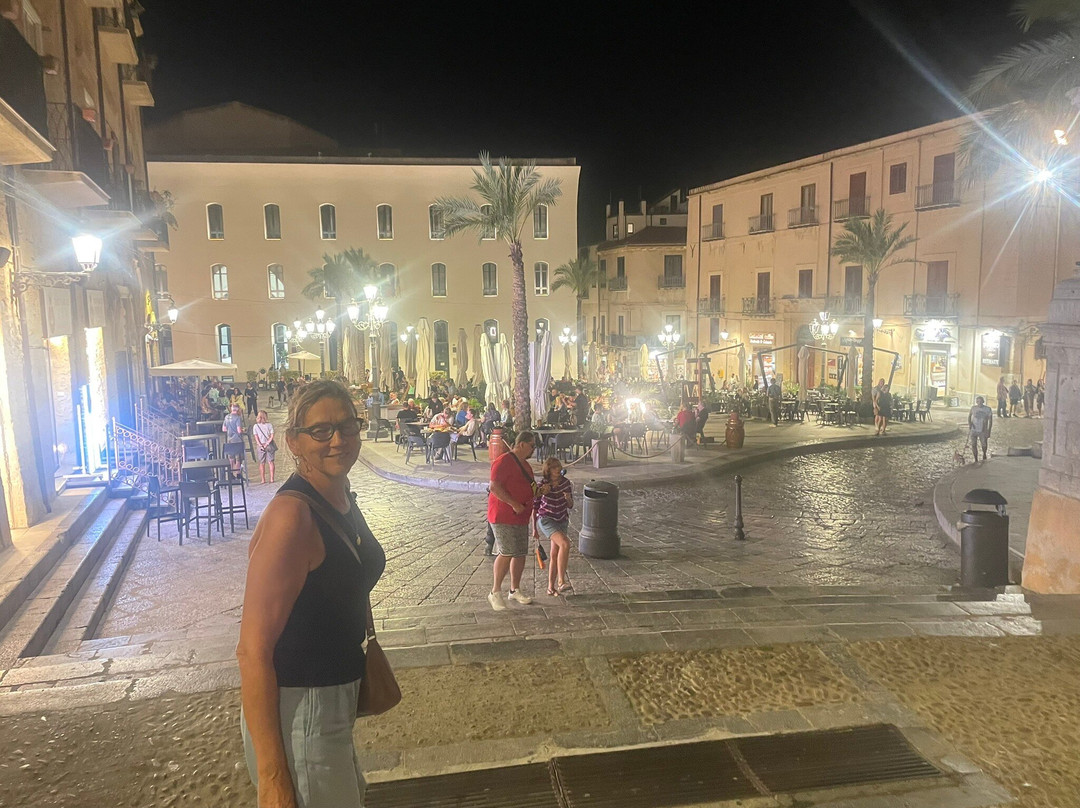 Piazza del Duomo-切法卢必去景点