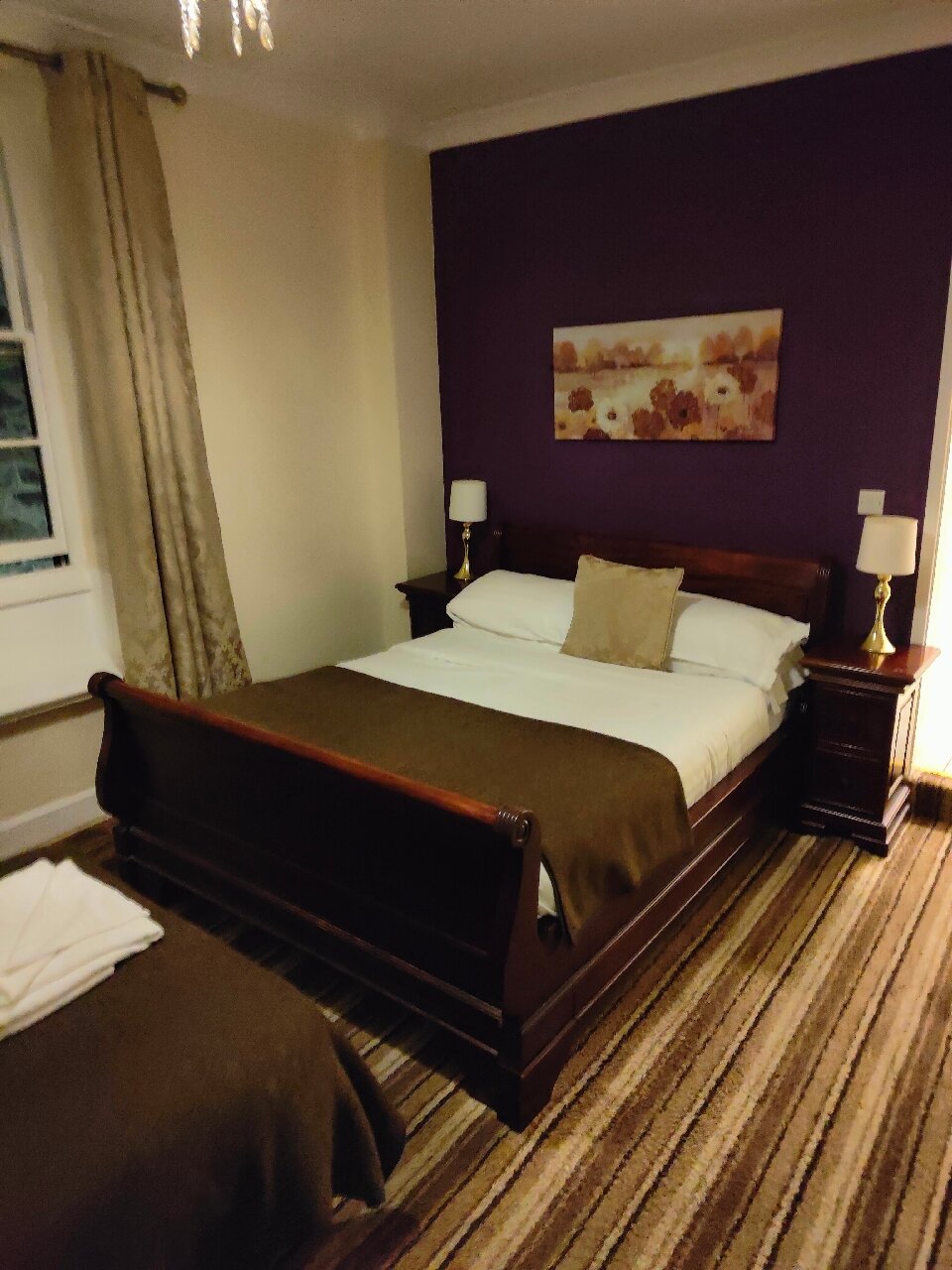 The Eagles Hotel-官方