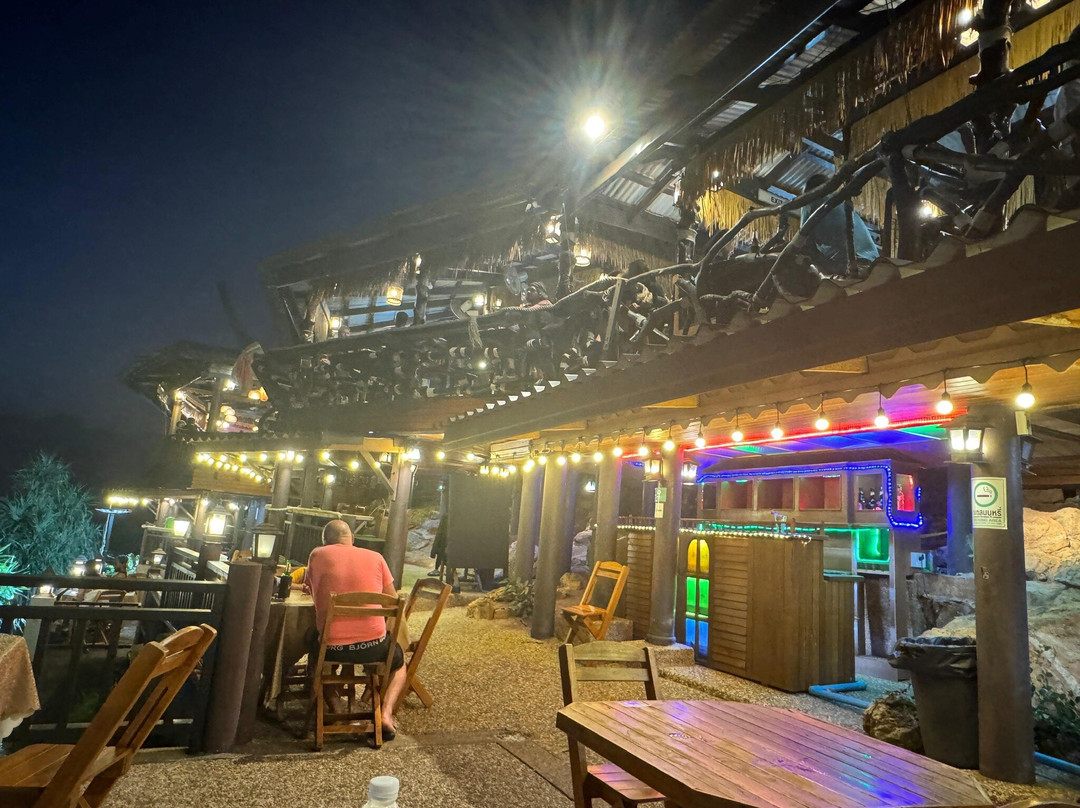 Diamond Cliff Beach Restaurant