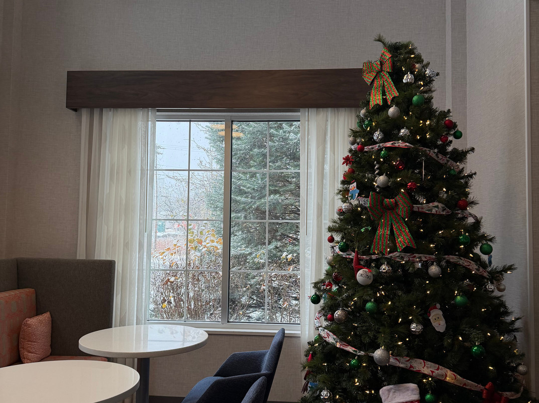 曼彻斯特拉昆塔套房酒店主图