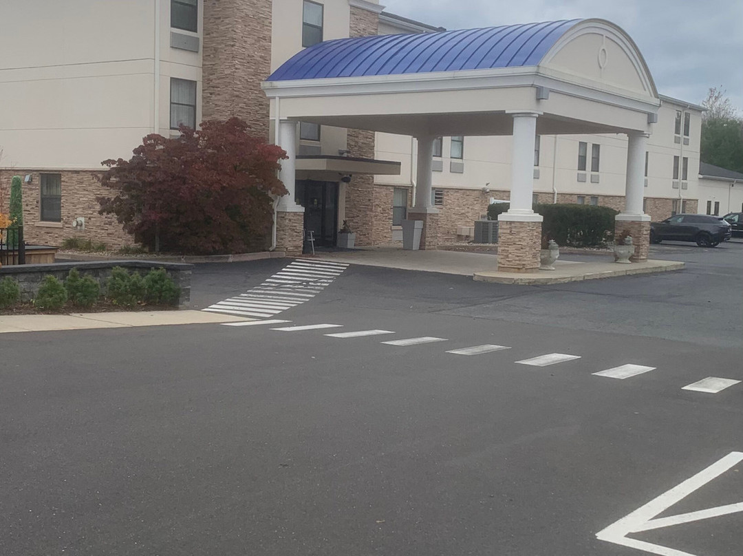 Holiday Inn Express Vernon - Manchester By IHG主图