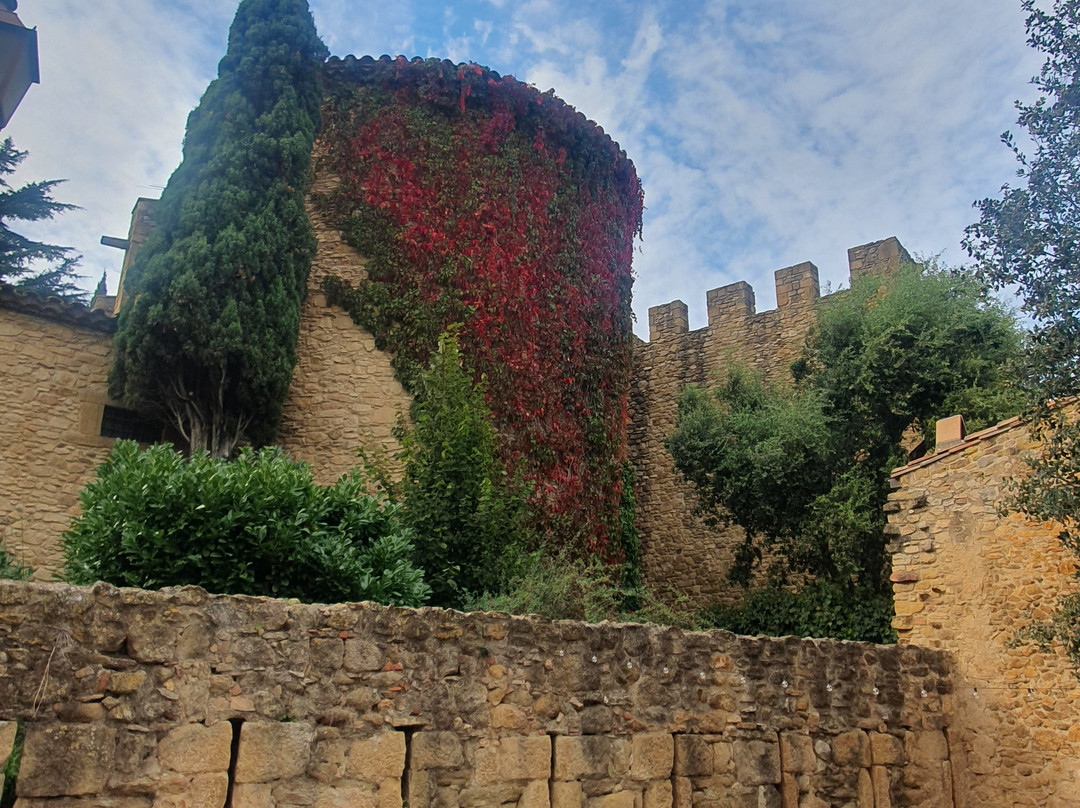 Iglesia de San Julian y Santa Basilisa-Vulpellac必去景点