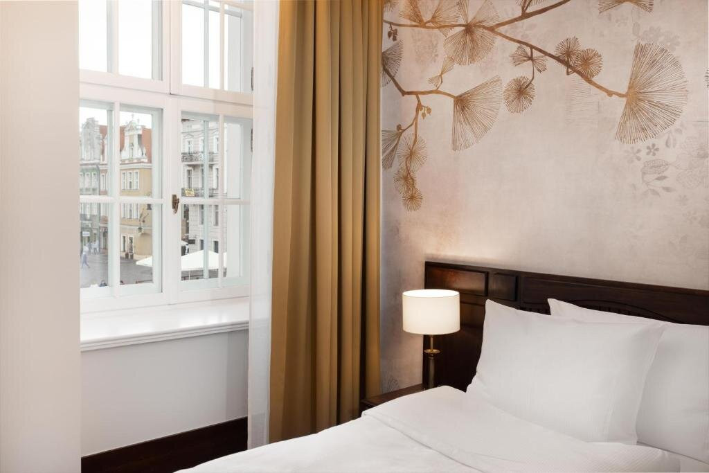 布罗瓦利亚酒店主图