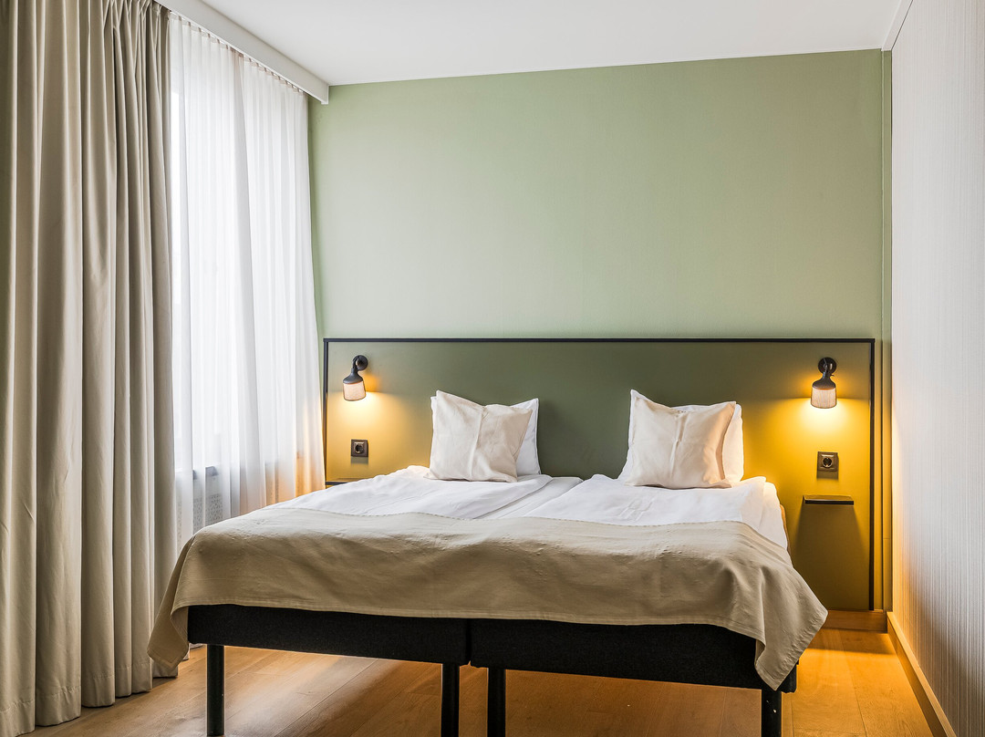 斯特兰德第一酒店主图