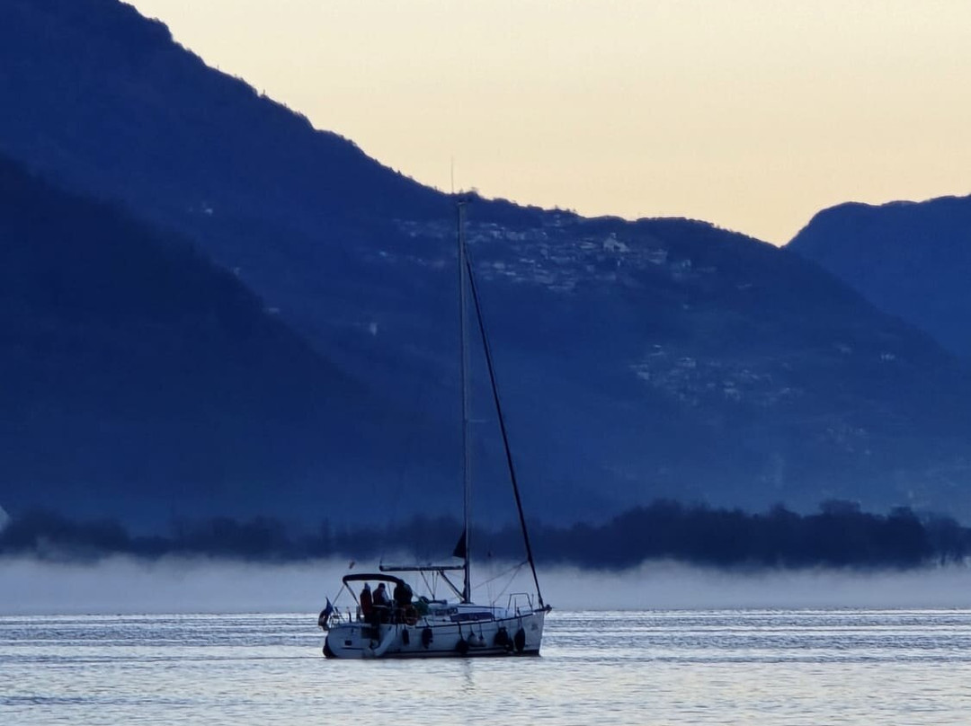 Scuola Nautica Gini-多马索必去景点