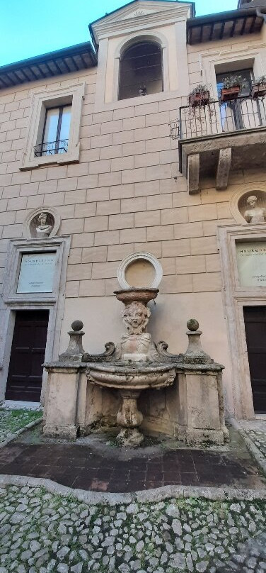 Palazzo Vecchiarelli-列蒂必去景点