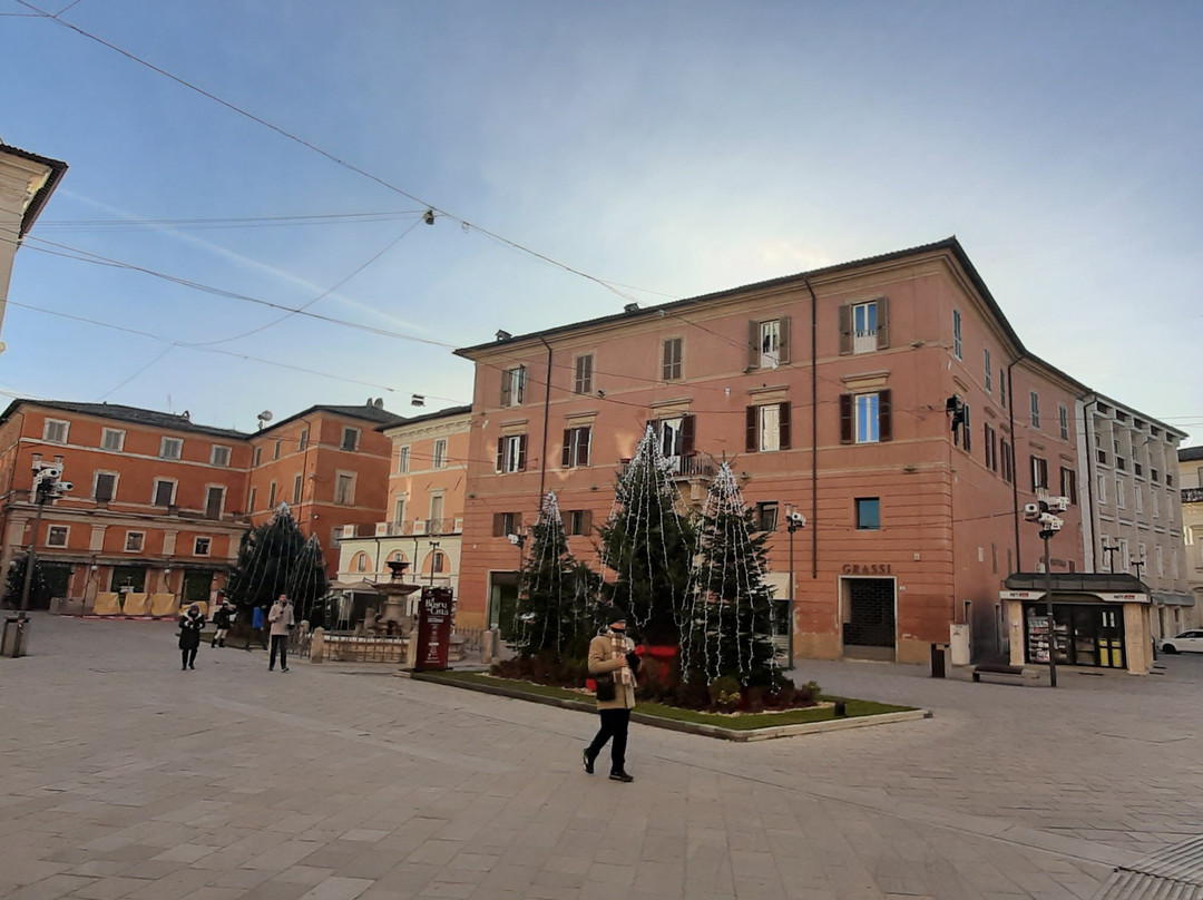 Piazza Vittorio Emanuele II-列蒂必去景点