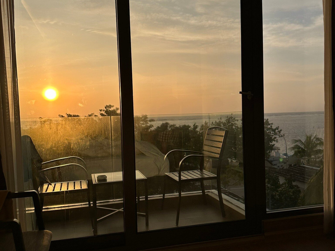 Triton Prestige Seaview and Spa主图