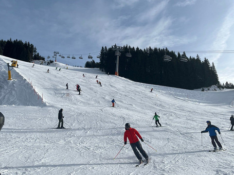 Snowacademy Saalbach - Skischool-萨尔溪必去景点