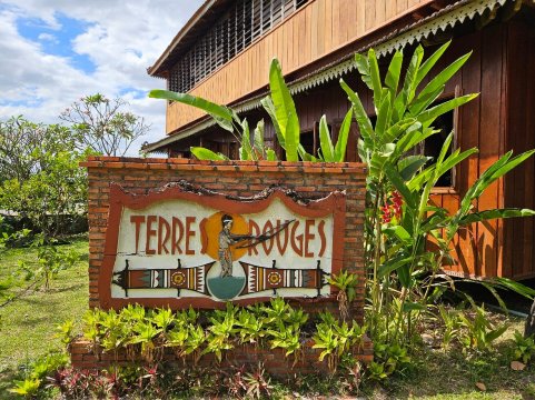 陆地洛格斯洛奇酒店-官方