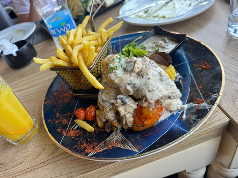 Sal Restaurant And Cafe