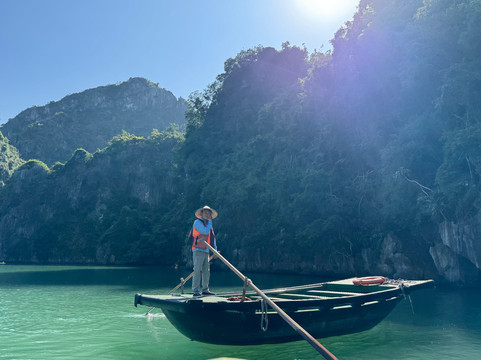 Amethyst Day Cruise-下龙湾必去景点