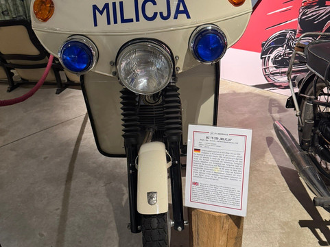 Zylinderhaus Nostalgie & Oldtimer Museum-贝恩卡斯特尔－屈斯必去景点