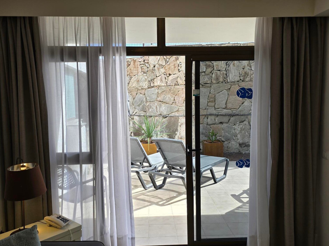 瑞佛利集团酒店主图