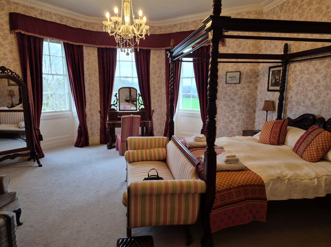 比尔通苑酒店主图