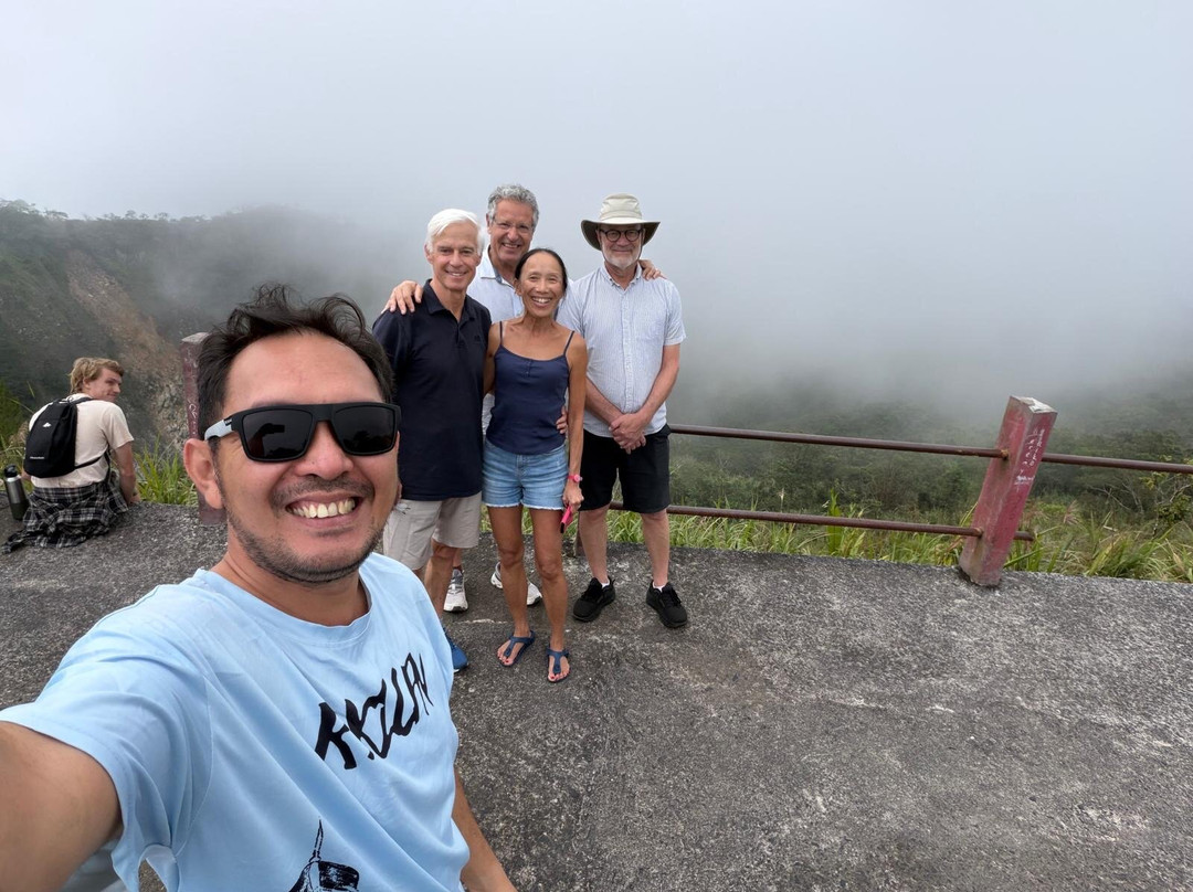 Lucky Tour and Travel - Manado Driver Guide-比通必去景点