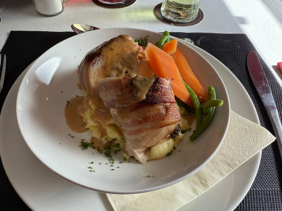 Smugglers Bar & Bistro