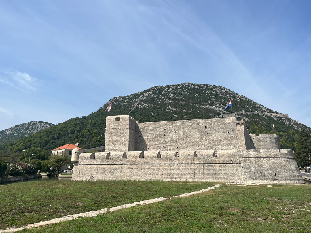 Fort Kaśtio-斯顿必去景点