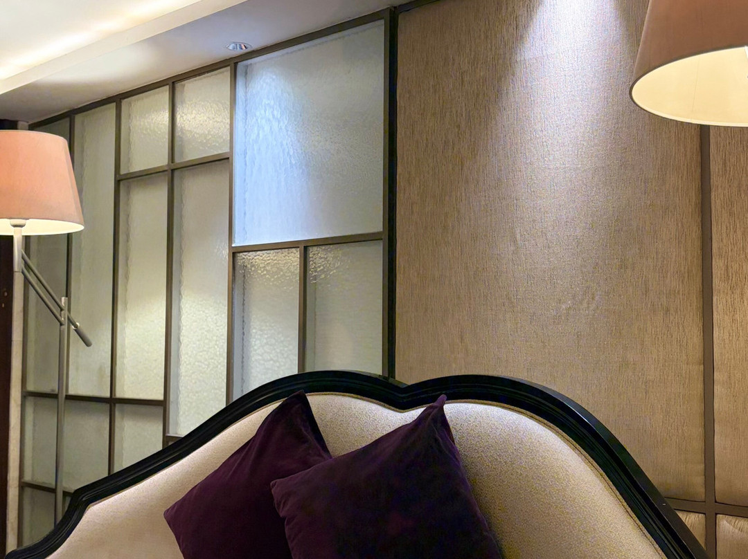 KUMU Warhol Apartment at Louis Kienne View Simpang Lima Semarang主图