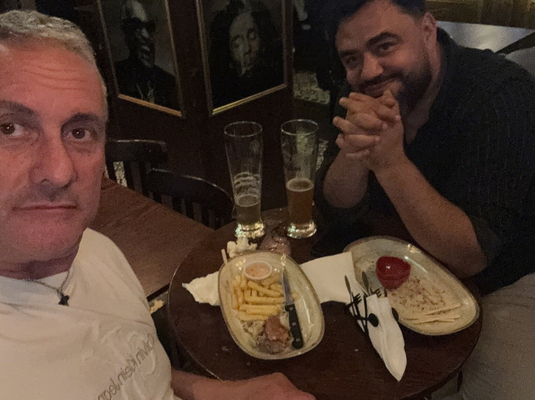 New Irish Pub-地拉那必去景点