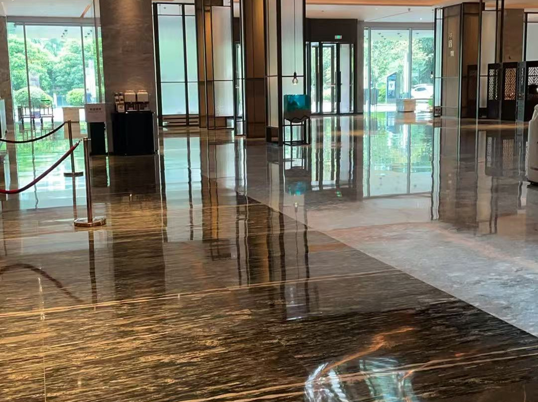 南宁中心永恒皇冠假日酒店主图