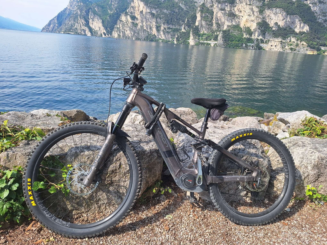 Mandelli Bike-托尔博莱必去景点