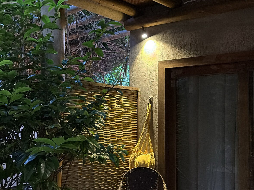 卡兰波拉酒店主图
