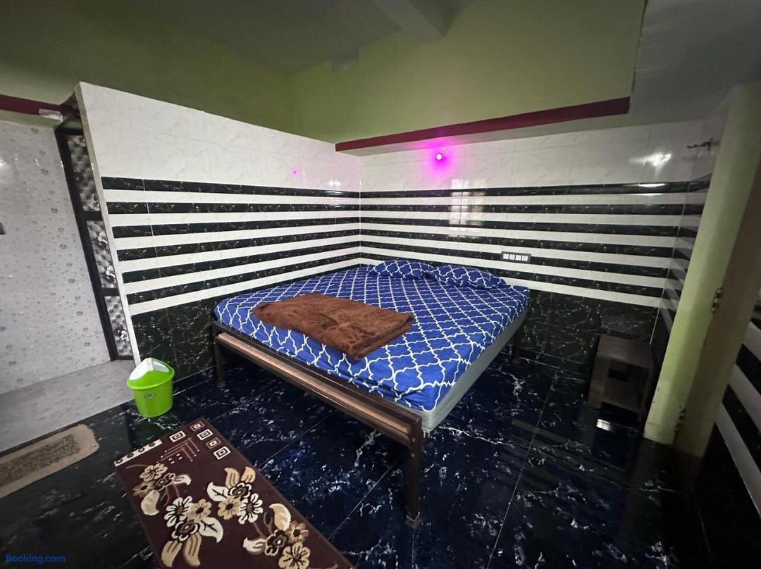 Hotel gunj palace
