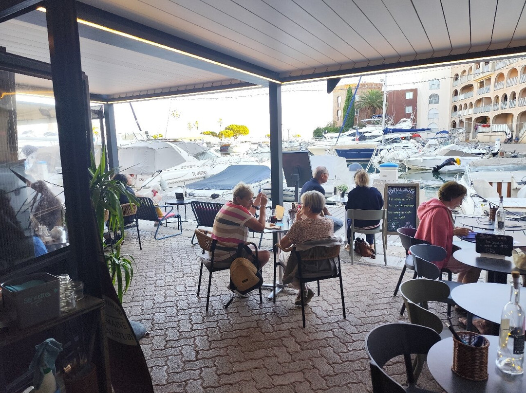 Nestuby Cave & Bar À Hyères