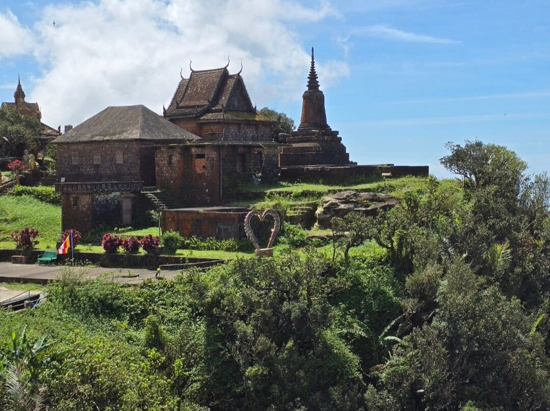 Wat Sampov Pram-贡布必去景点
