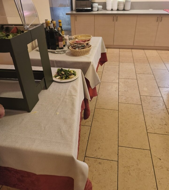 勒布朗克温泉酒店主图