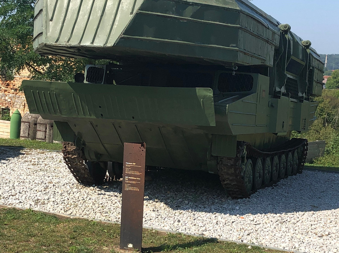 The Museum of Army Collections from the Croatian Homeland War-卡洛瓦克必去景点
